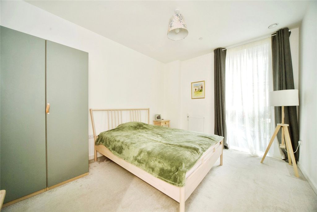 Property photo 1 of 24 Picture No. 04