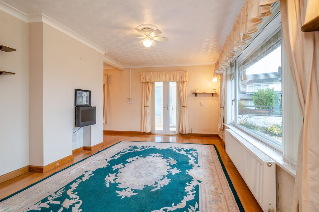 Property photo 3 of 22