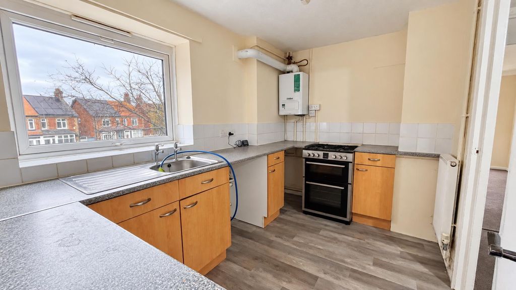 Property photo 3 of 8 Kitchen