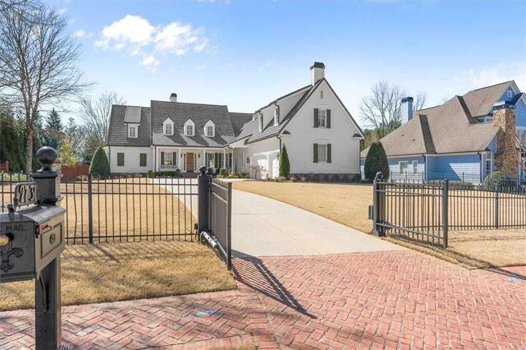 Property photo 1 of 31