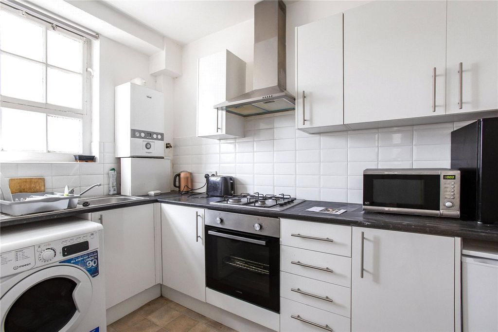 Property photo 2 of 19 Kitchen