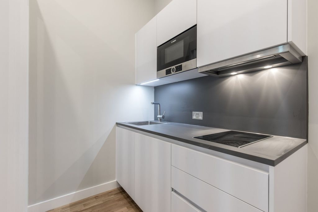 Property photo 2 of 10 Kitchen