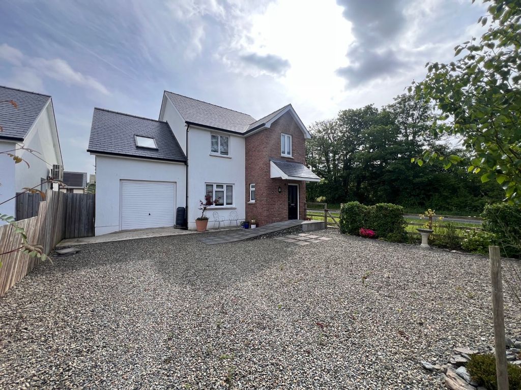 Property photo 1 of 41