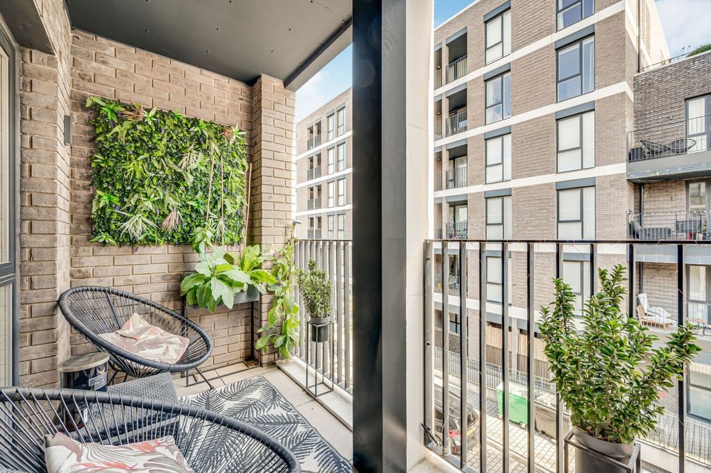 Property photo 3 of 8 Picture No. 13