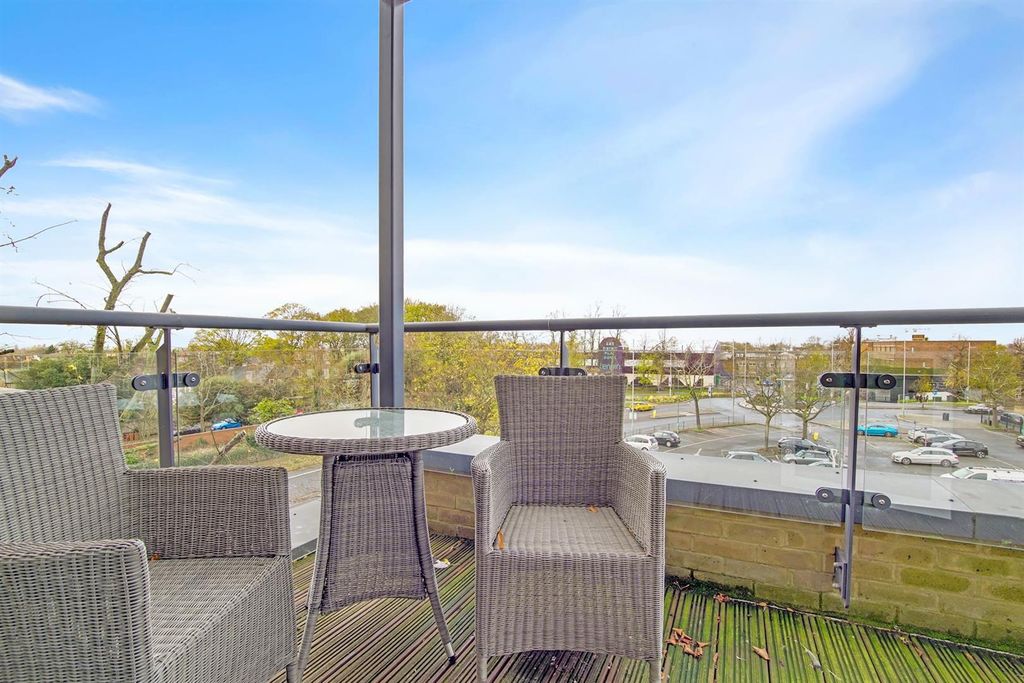 Property photo 3 of 14 10-14B4Dsc08495-Medium.Jpg