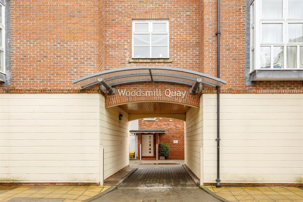 Property photo 1 of 8 Lsitxerz_Ecbotcty-Xtia.Jpg