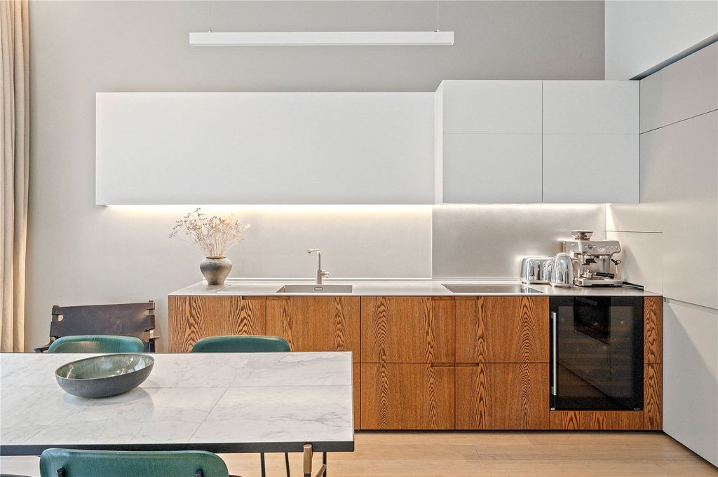 Property photo 2 of 11 Kitchen Diner