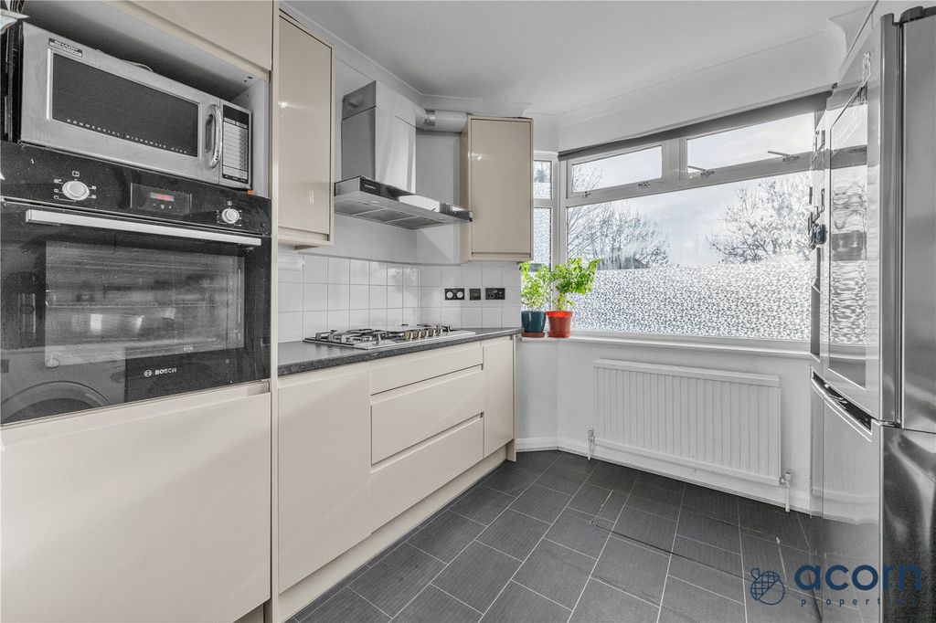 Property photo 2 of 17 Picture No. 29