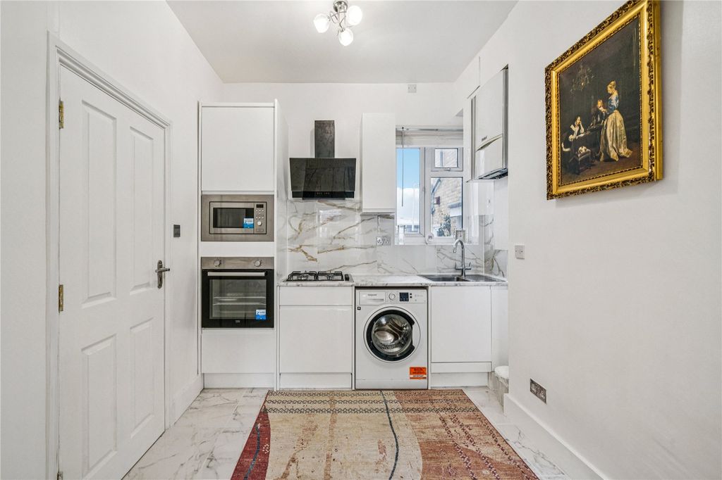 Property photo 3 of 7 Picture No. 12