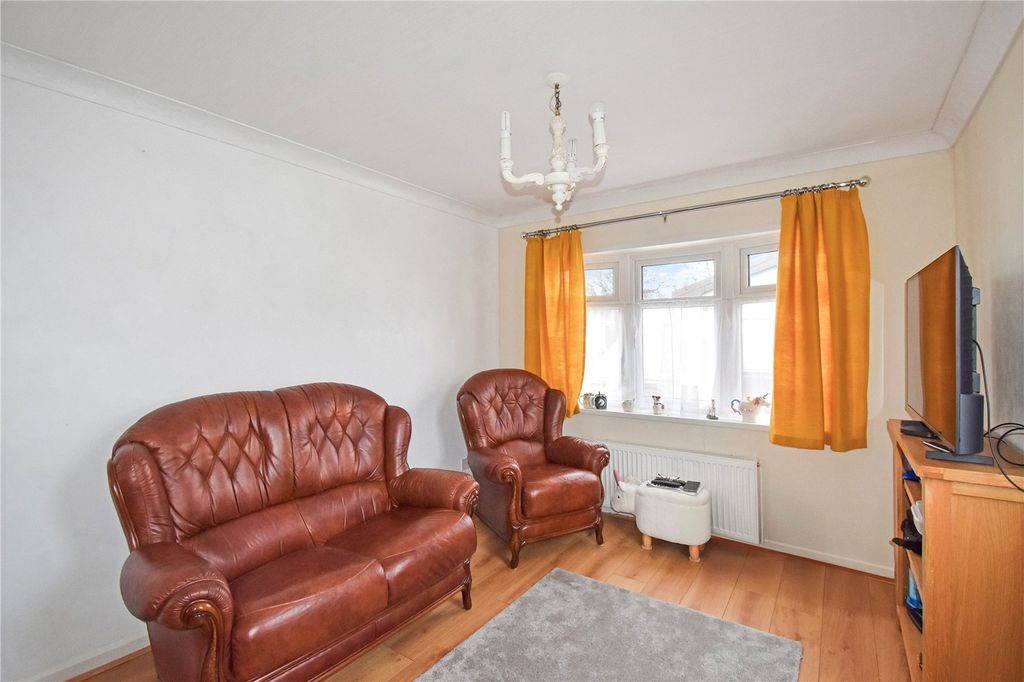 Property photo 3 of 8 Picture No. 04