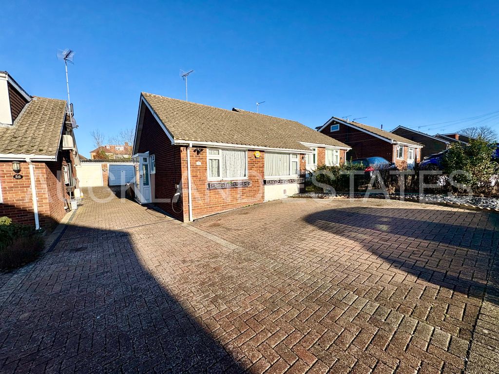 Property photo 1 of 13 Image00005 (13)