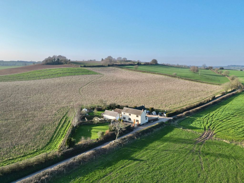 Property photo 1 of 32