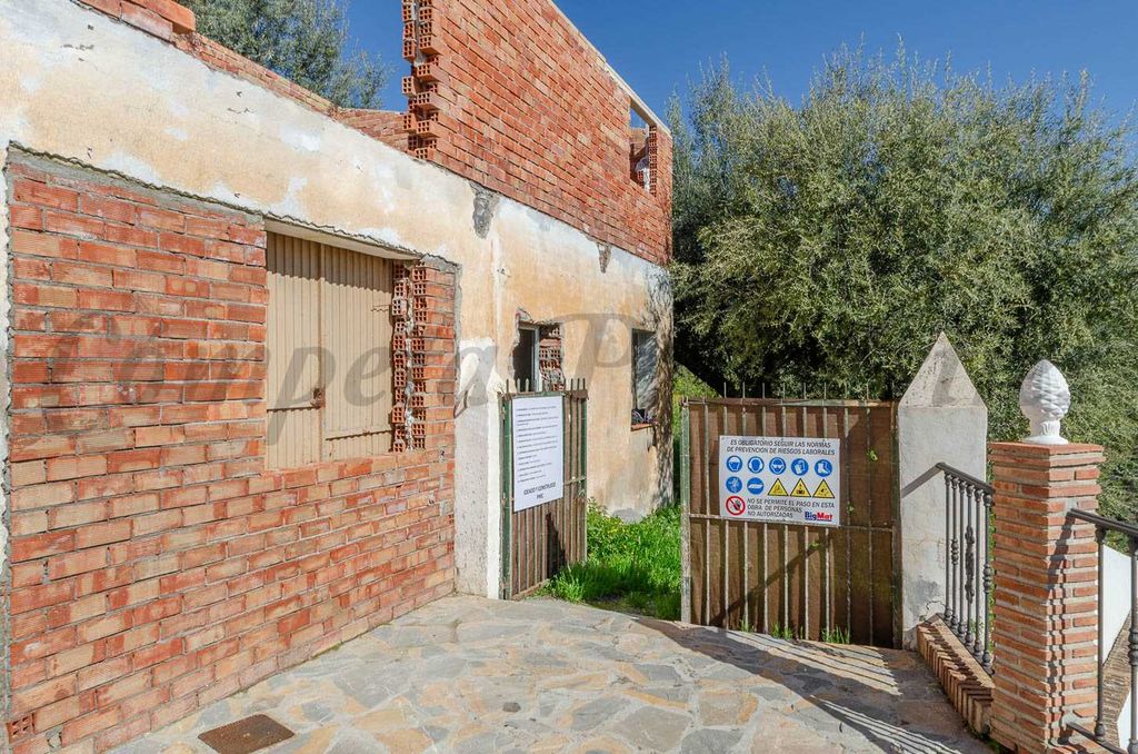 Property photo 2 of 23
