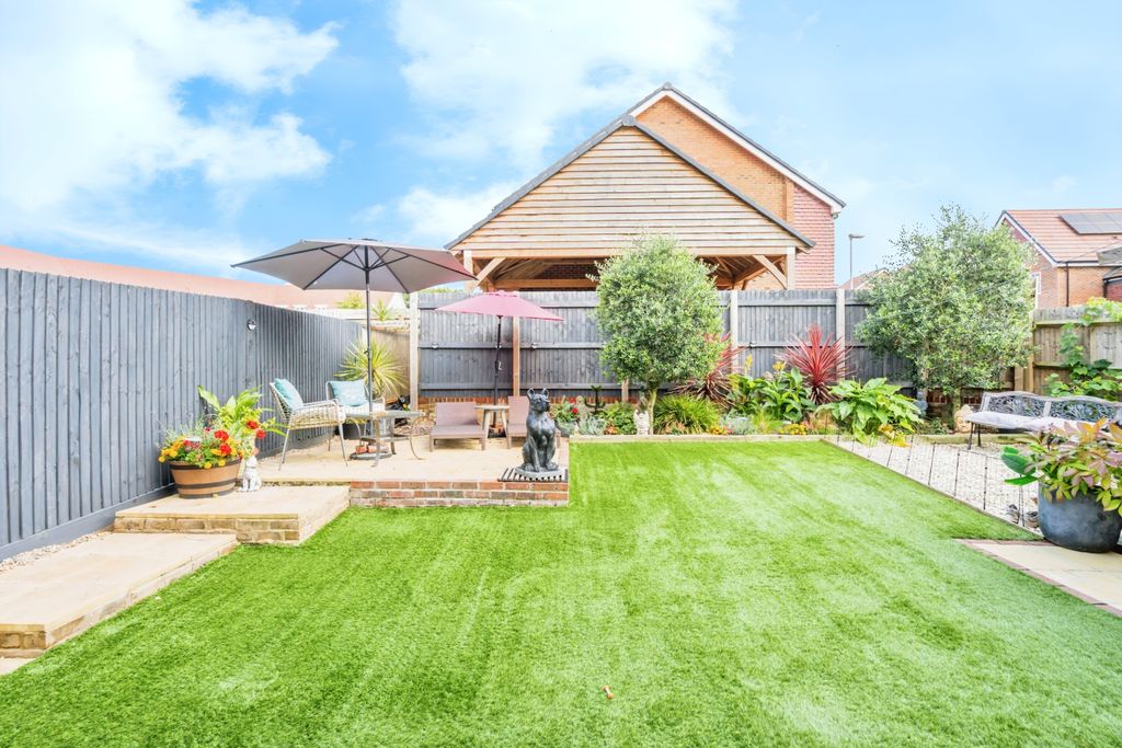 Property photo 3 of 21