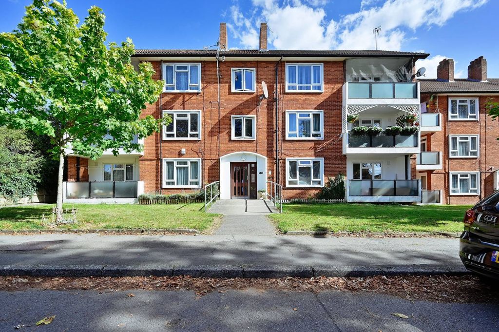 Property photo 1 of 9
