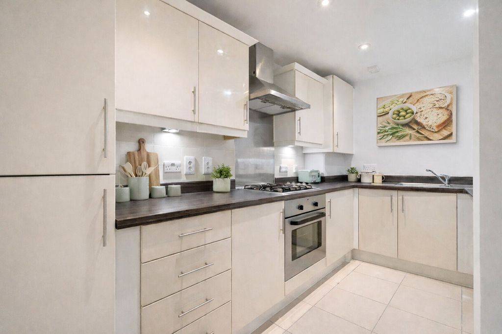 Property photo 2 of 5 Picture No. 23