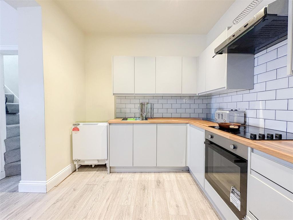 Property photo 3 of 15 Kitchen/ Dining Room