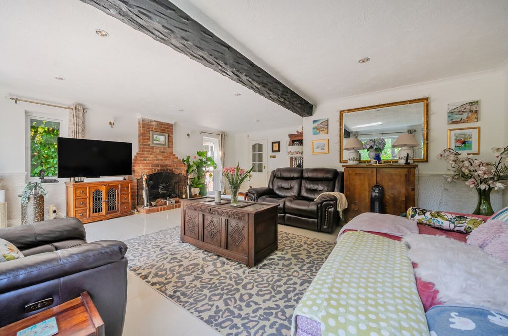 Property photo 2 of 37 1502336-7-1A000d9...