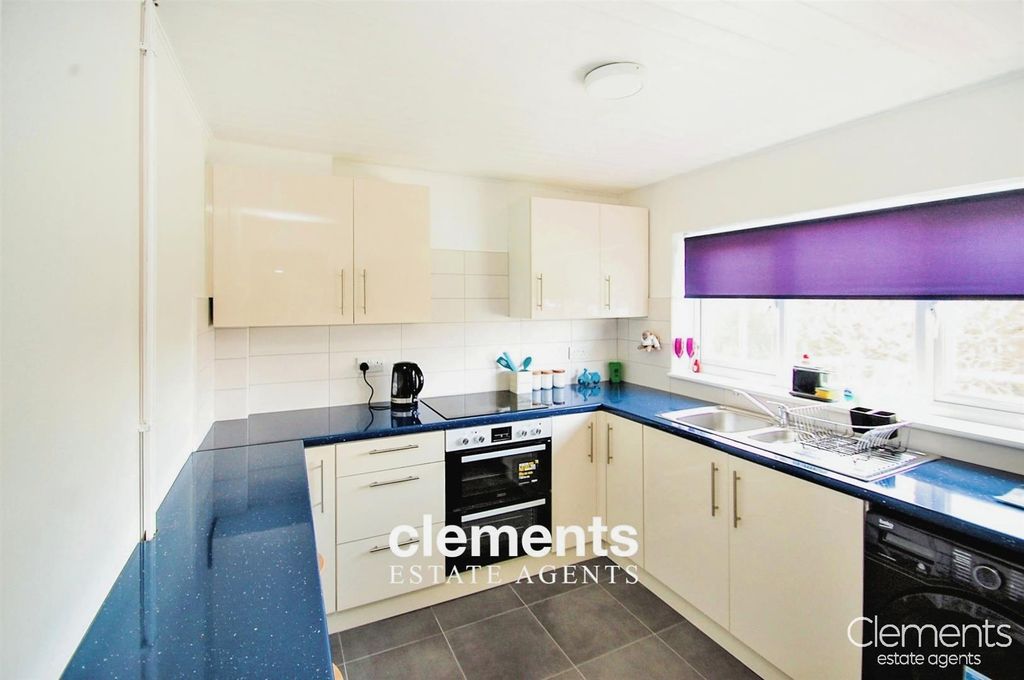 Property photo 2 of 7 Kitchen/Breakfast Room