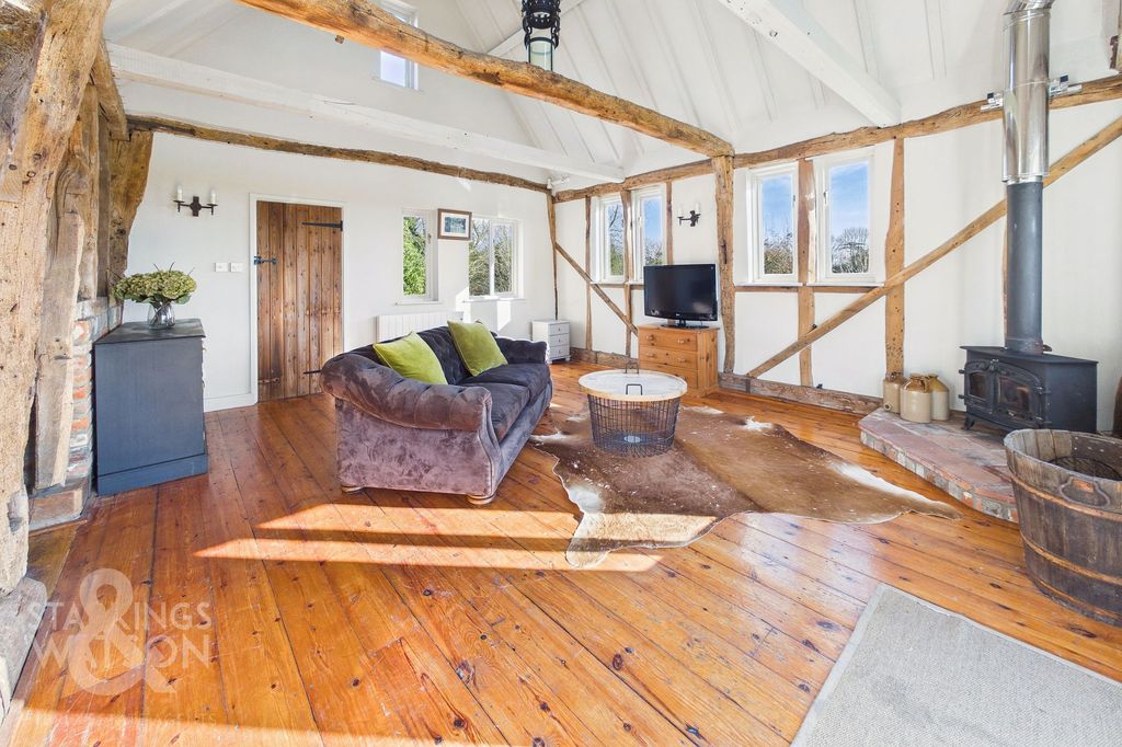 Property photo 2 of 13