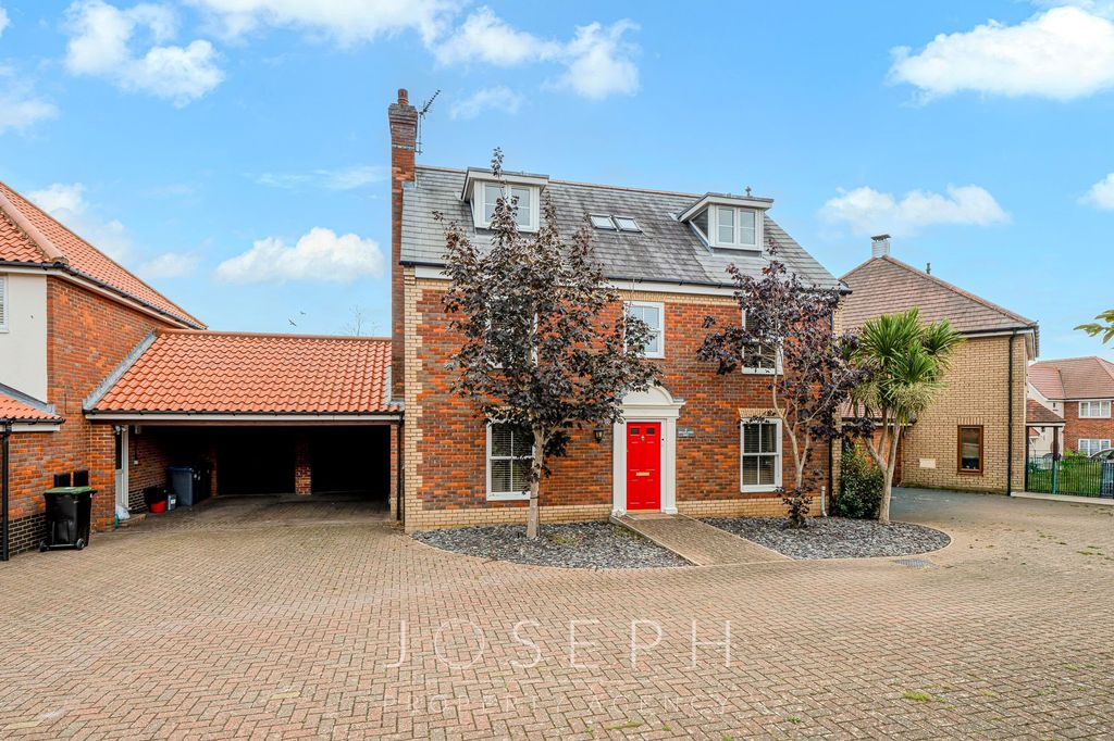 Property photo 1 of 29