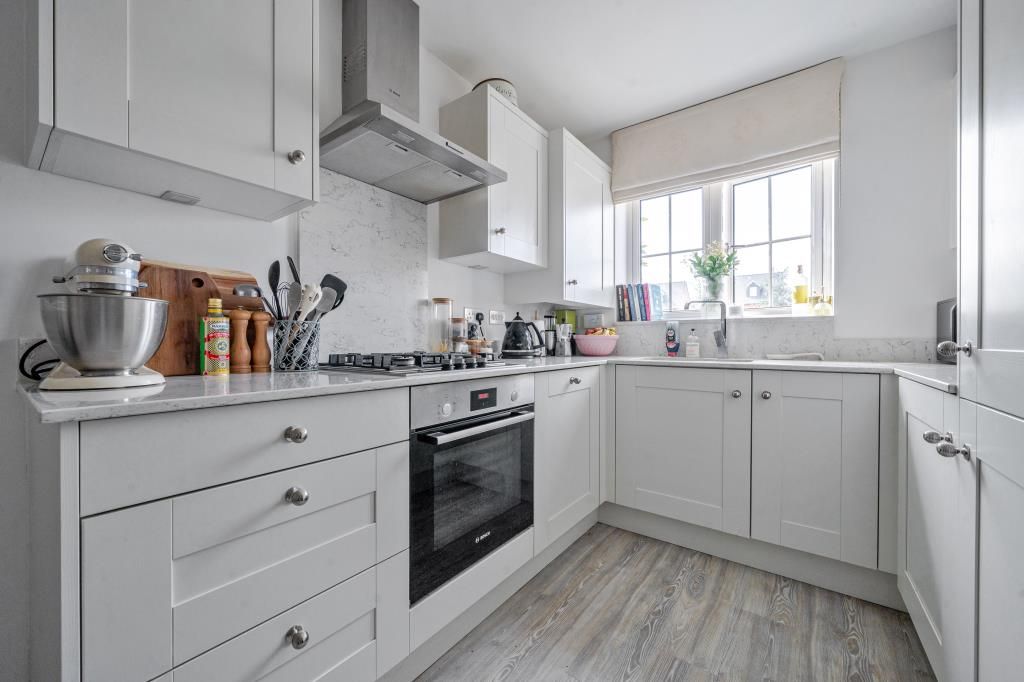 Property photo 2 of 21 Kitchen