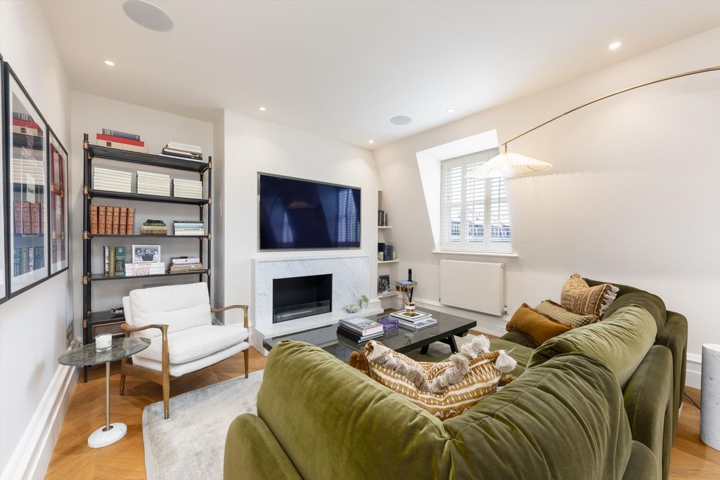 Property photo 1 of 18 Image