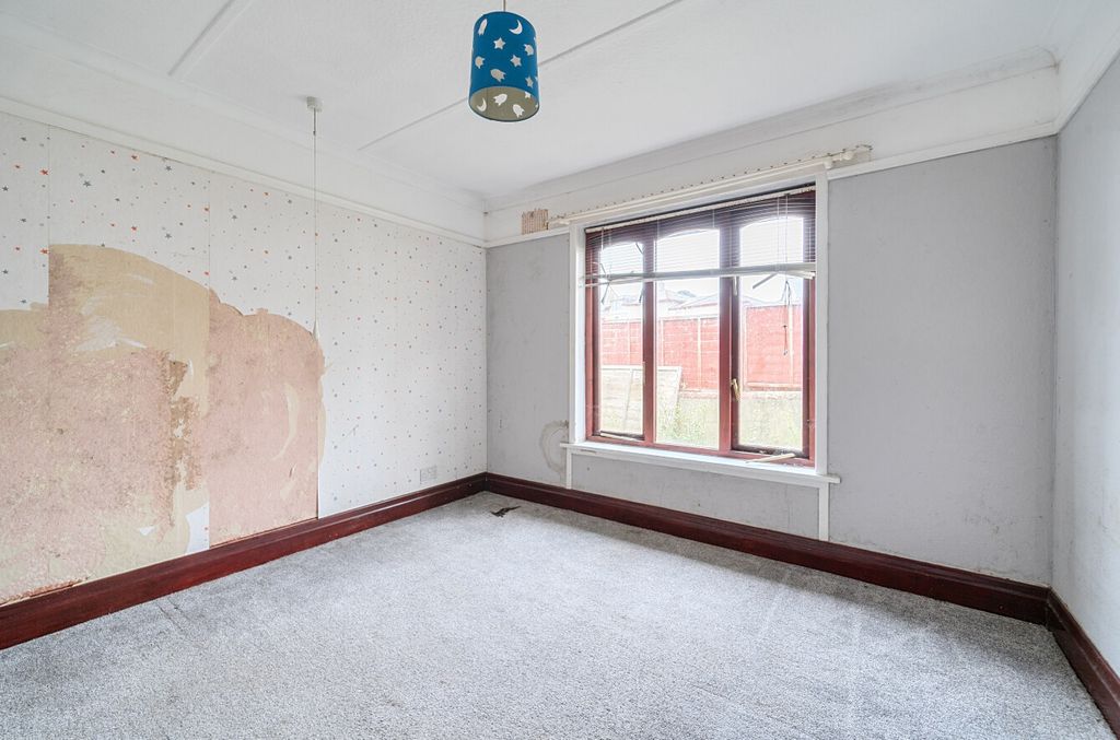 Property photo 3 of 12 Internal