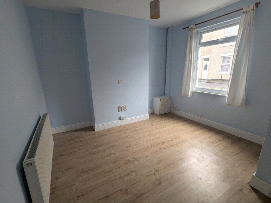 Property photo 2 of 7 Picture No. 01