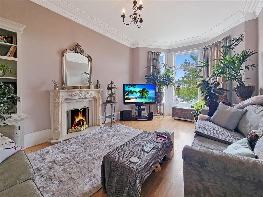 Property photo 3 of 17 80201.Jpg