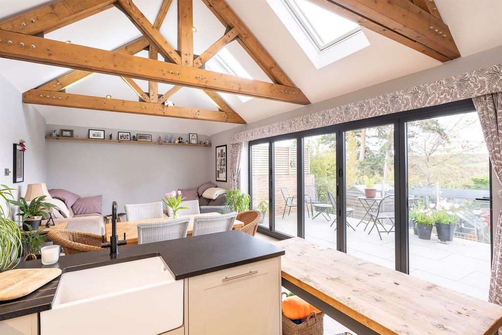 Property photo 2 of 22