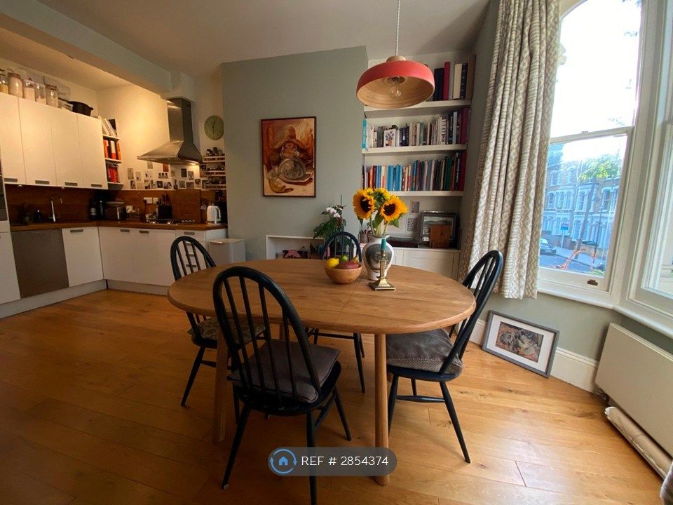 Property photo 3 of 13 Big Dinning Table That Can Be Extended