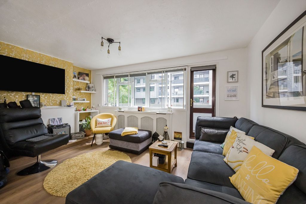 Property photo 1 of 10 4043730