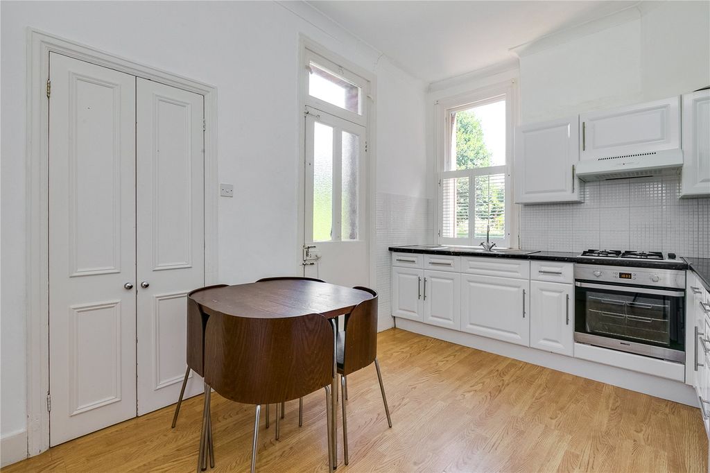Property photo 3 of 6