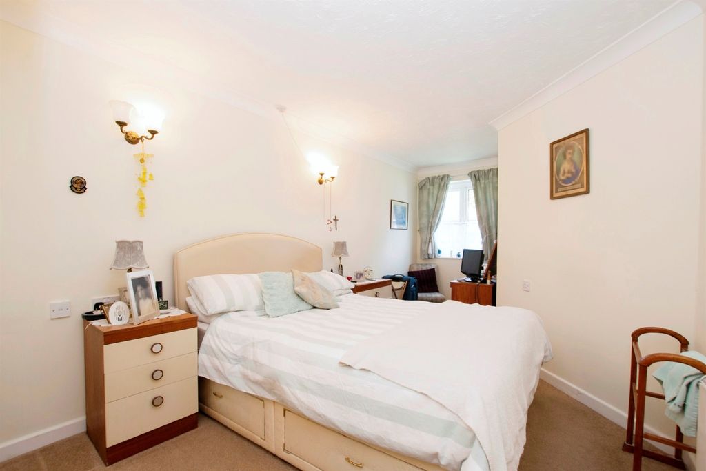 Property photo 2 of 16