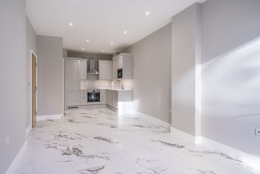 Property photo 2 of 7 Flat-29-19-The-Ma...