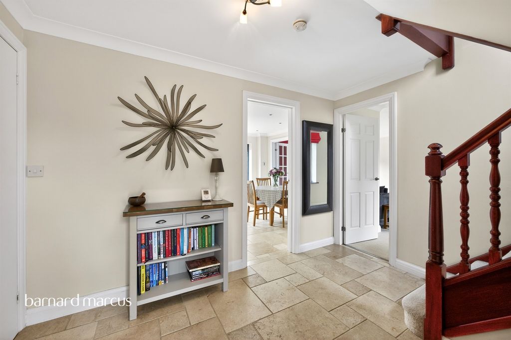 Property photo 2 of 18