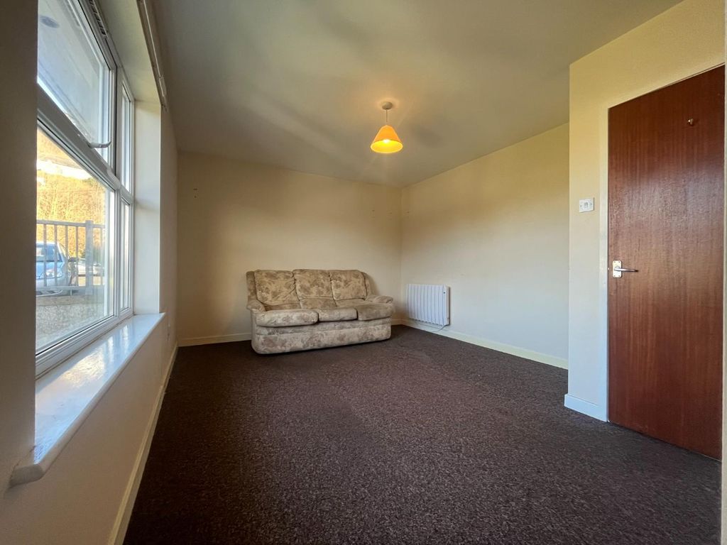 Property photo 2 of 11 Living Room