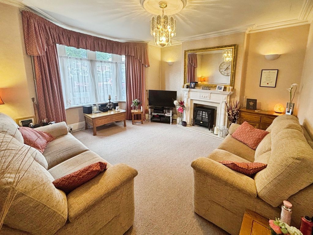 Property photo 2 of 12 Pbox-Img.Jpg