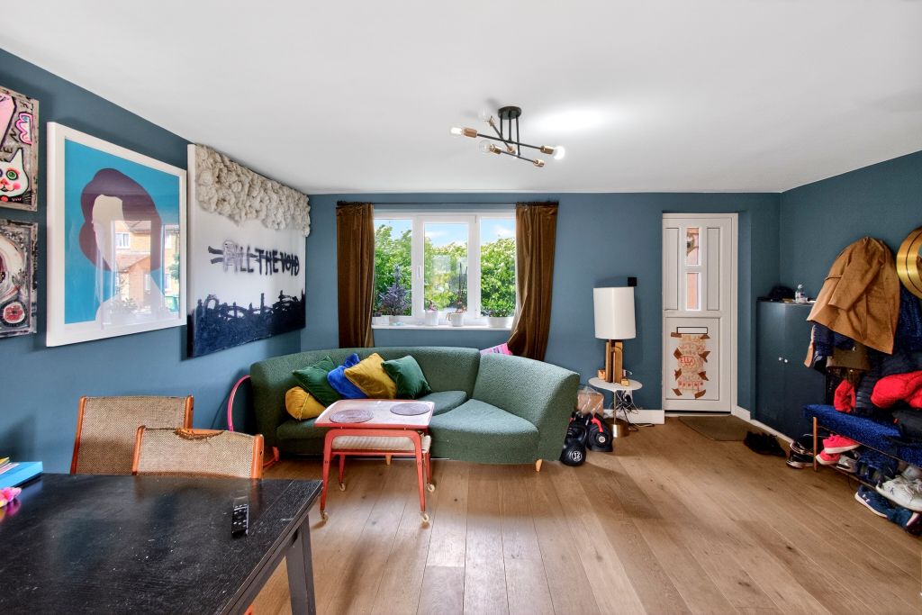 Property photo 2 of 25