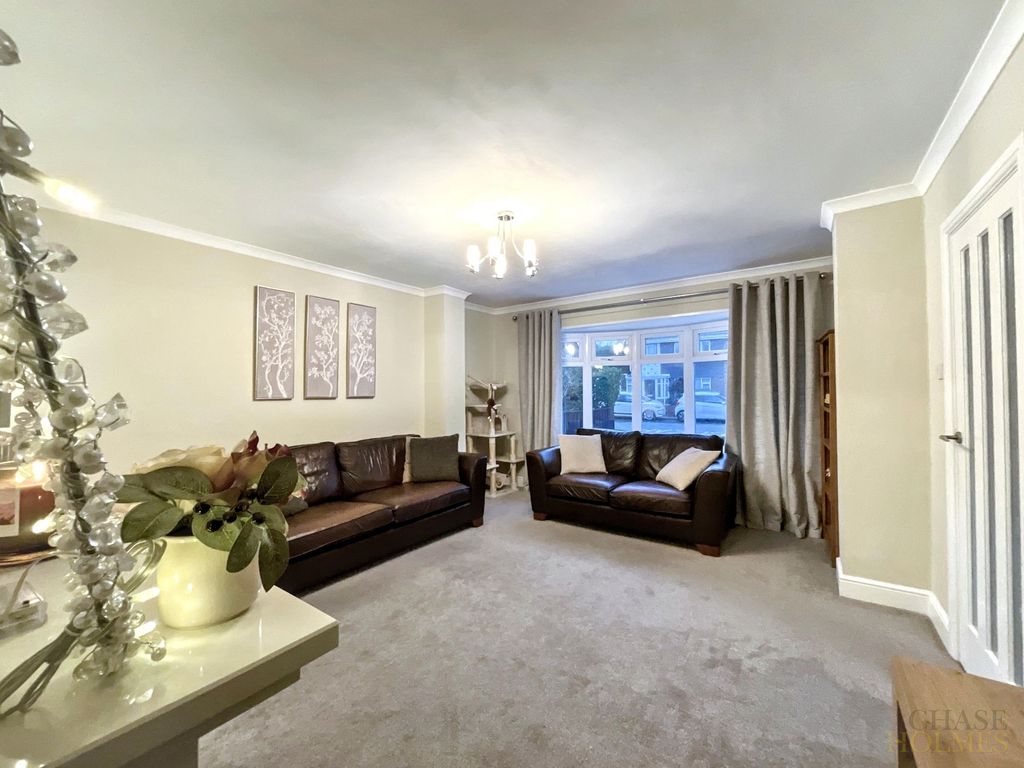 Property photo 2 of 40