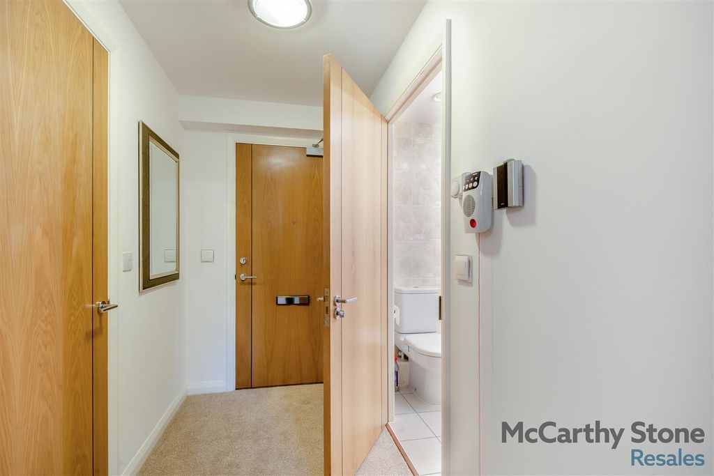 Property photo 2 of 37 8674093-Interior15.Jpg