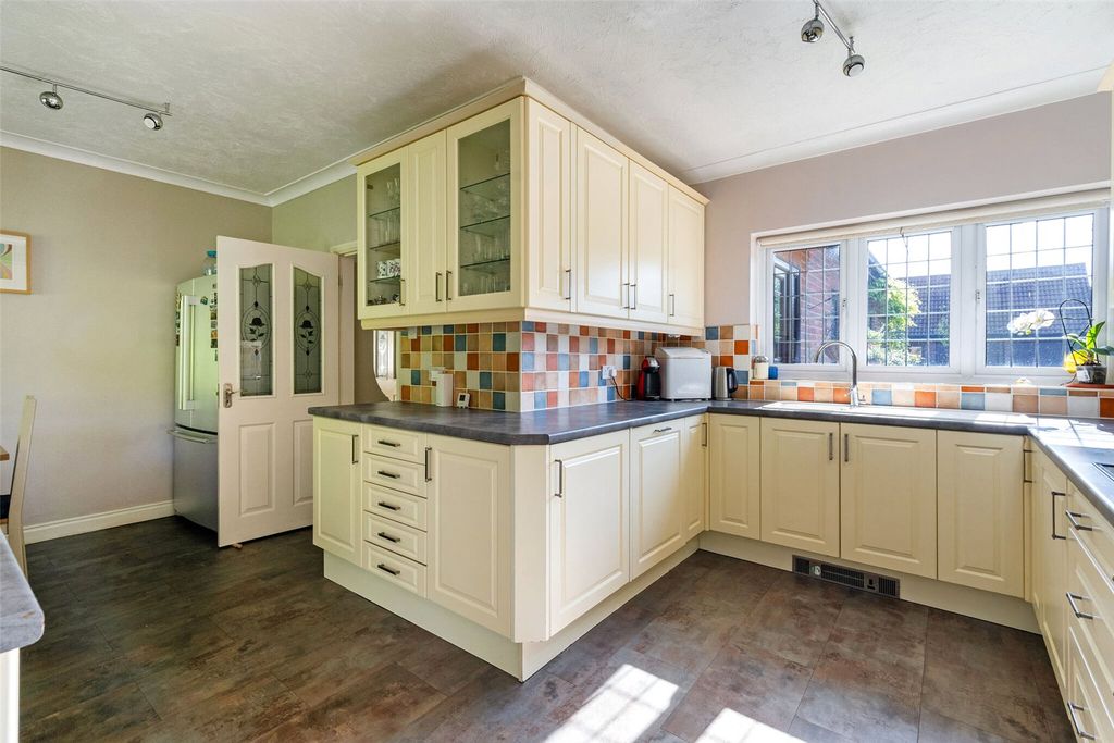 Property photo 3 of 26 Picture No. 93