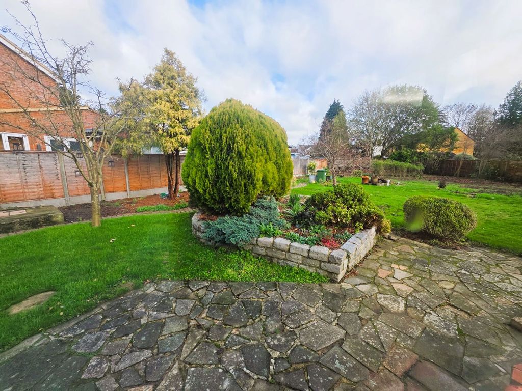 Property photo 3 of 7 Garden