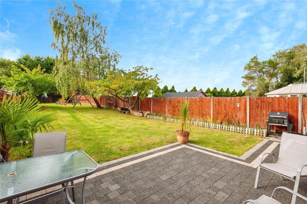 Property photo 2 of 17 Picture No. 12