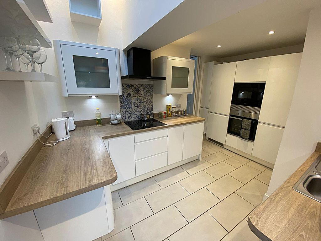 Property photo 2 of 26