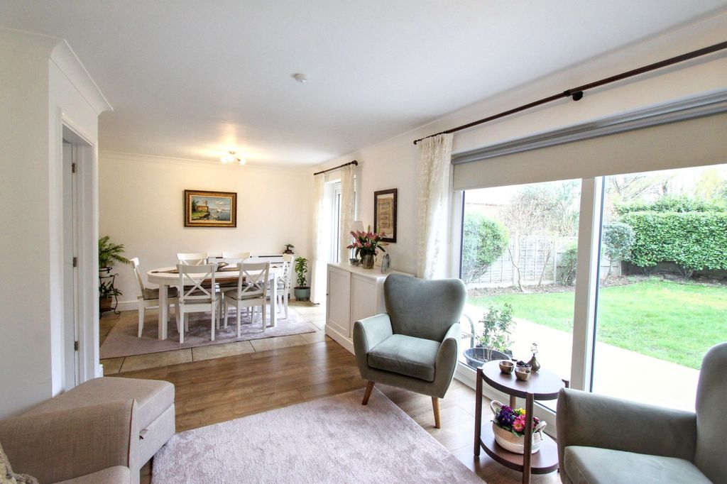 Property photo 2 of 23