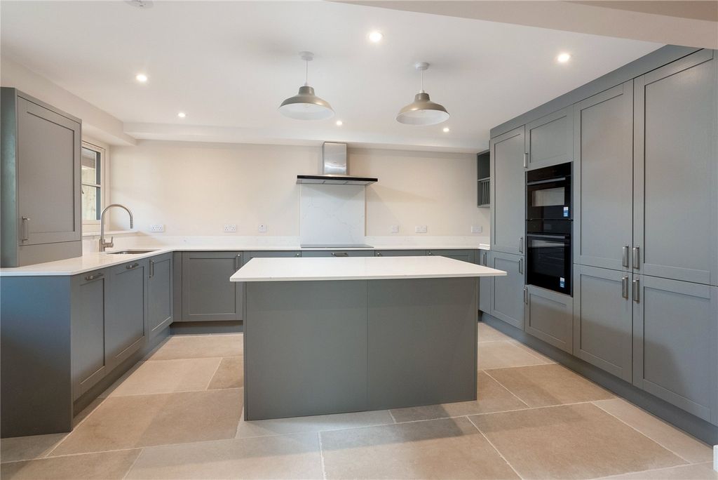 Property photo 2 of 13 Picture No. 08