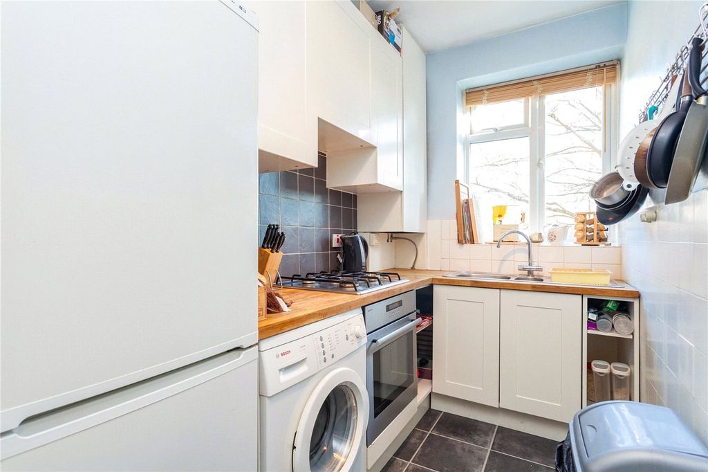 Property photo 3 of 11 Picture No. 02