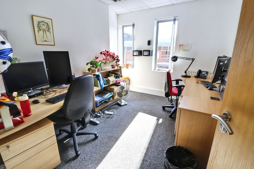 Property photo 3 of 31 Img_2369